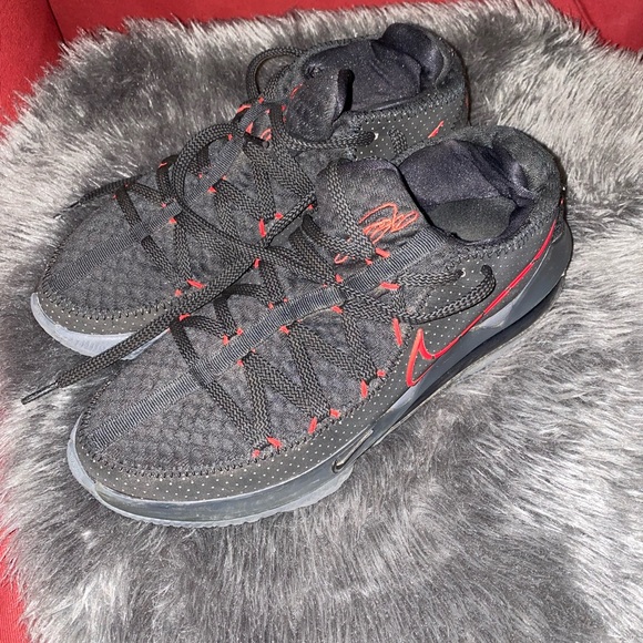 Authentic Nike lebron 17 low EP Need, men size 8.5 very good condition, no box. - Picture 3 of 3